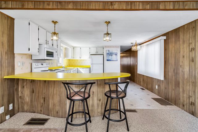 47 Scott Avenue, Seabrook, NH 03874