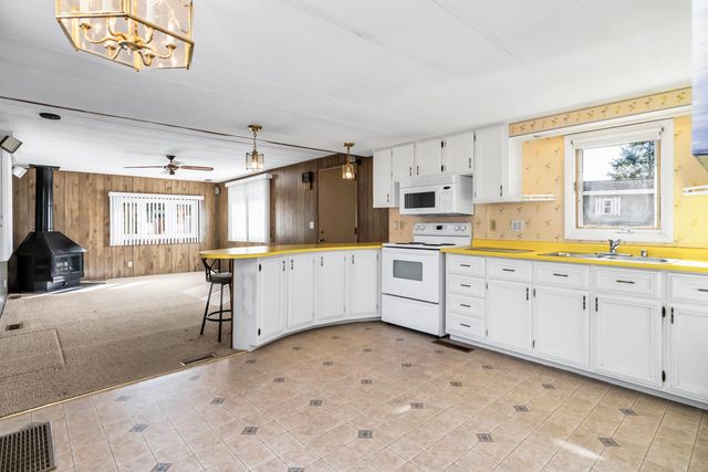 47 Scott Avenue, Seabrook, NH 03874