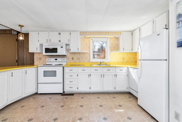 47 Scott Avenue, Seabrook, NH 03874