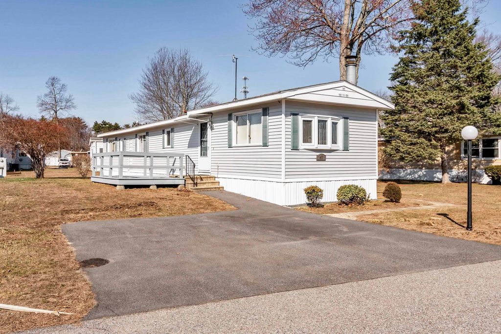 47 Scott Avenue, Seabrook, NH 03874