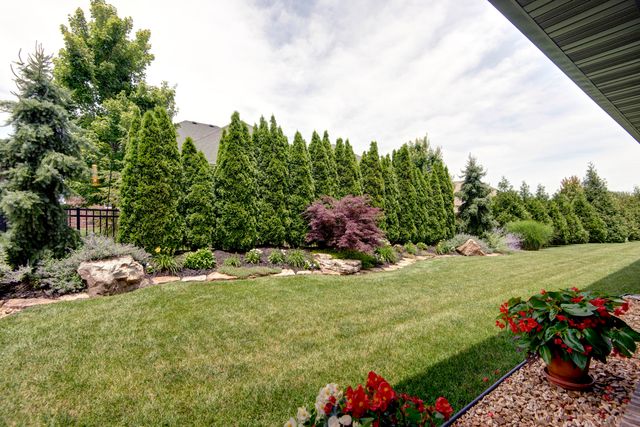 3721 E Hutcheson Avenue, Springfield, MO 65802