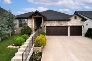3721 E Hutcheson Avenue, Springfield, MO 65802