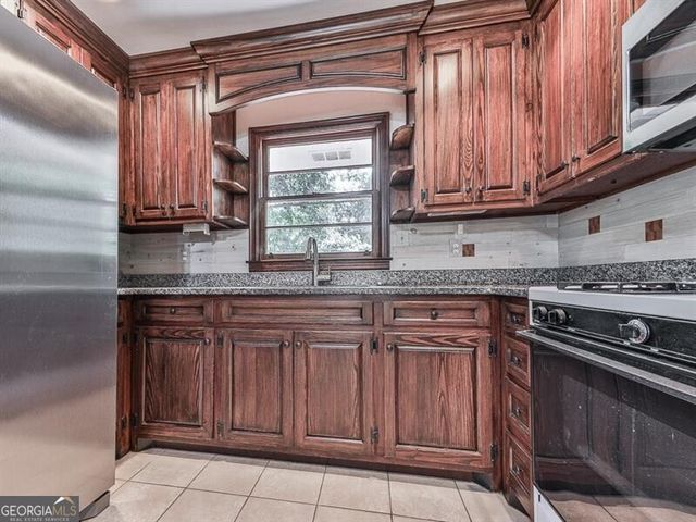 291 Sourwood Drive, Marietta, GA 30062