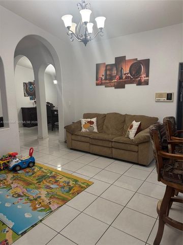 8748 NW 143rd Ter, Miami Lakes, FL 33018