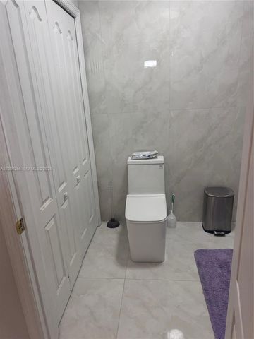 8748 NW 143rd Ter, Miami Lakes, FL 33018