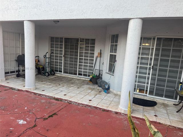 8748 NW 143rd Ter, Miami Lakes, FL 33018