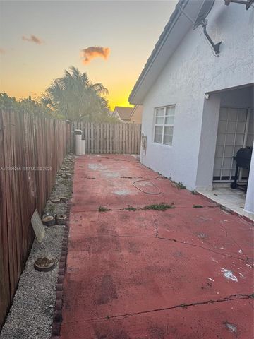 8748 NW 143rd Ter, Miami Lakes, FL 33018