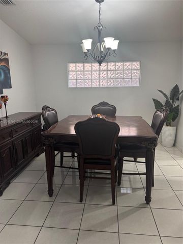 8748 NW 143rd Ter, Miami Lakes, FL 33018
