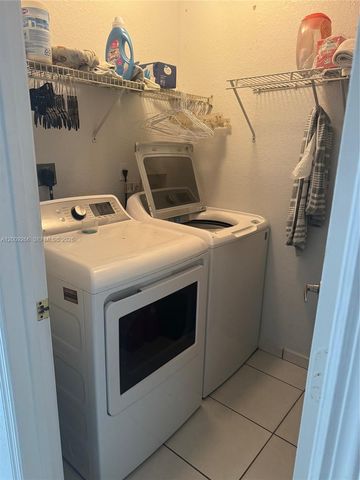 8748 NW 143rd Ter, Miami Lakes, FL 33018