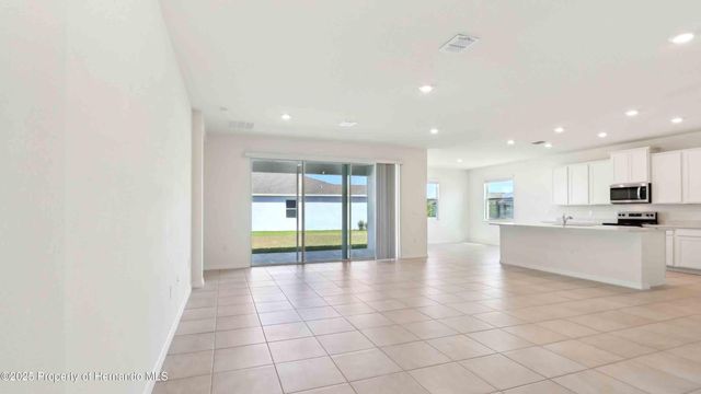 11833 Memorial Drive, Brooksville, FL 34613