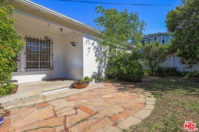 2035 Castle Heights Avenue, Los Angeles, CA 90034
