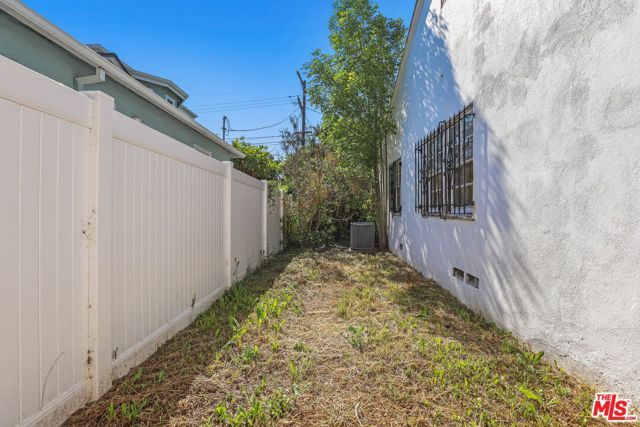 2035 Castle Heights Avenue, Los Angeles, CA 90034