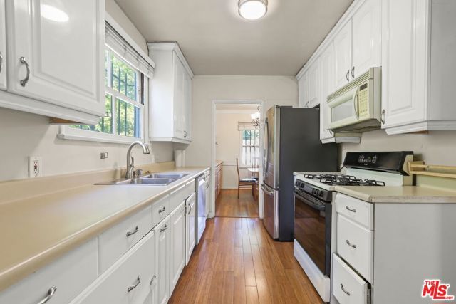 2035 Castle Heights Avenue, Los Angeles, CA 90034