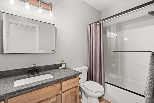 182 Blue Chip Lane, Grants Pass, OR 97527