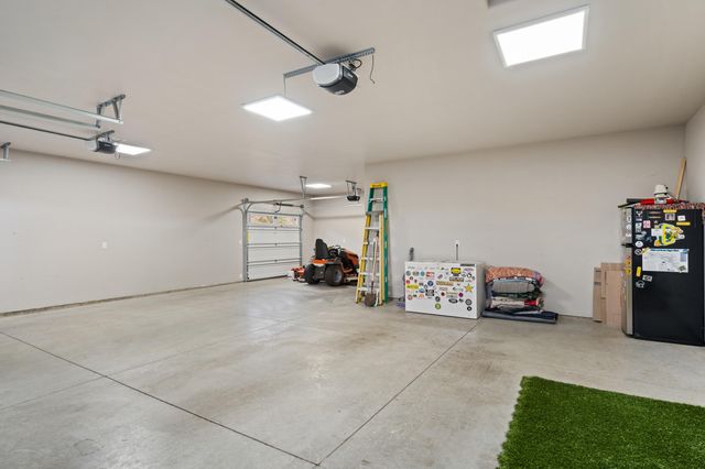 182 Blue Chip Lane, Grants Pass, OR 97527