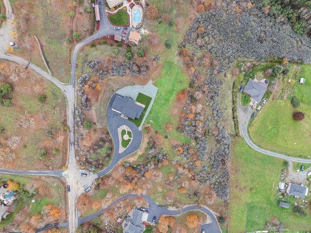 182 Blue Chip Lane, Grants Pass, OR 97527