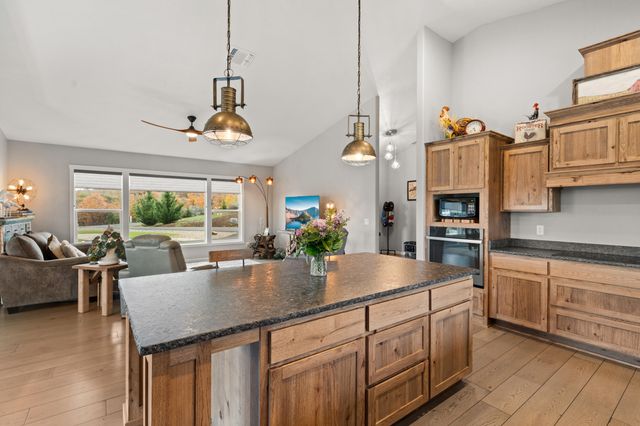 182 Blue Chip Lane, Grants Pass, OR 97527