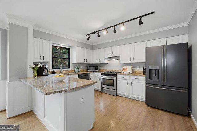 4186 Riverhill Court NE, Roswell, GA 30075