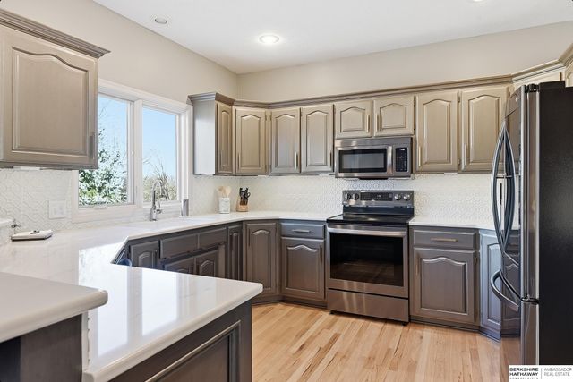 18320 Ontario Street, Omaha, NE 68130