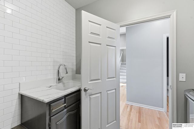 18320 Ontario Street, Omaha, NE 68130