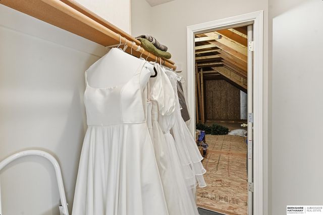 18320 Ontario Street, Omaha, NE 68130