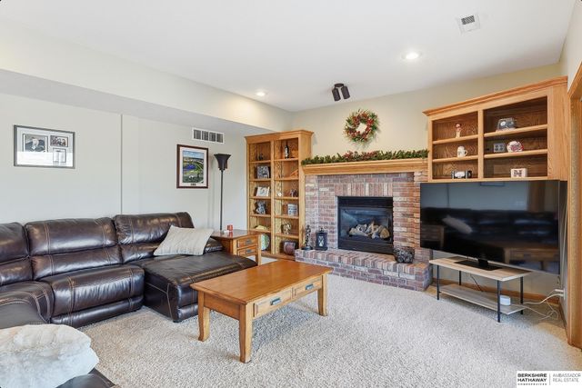 18320 Ontario Street, Omaha, NE 68130