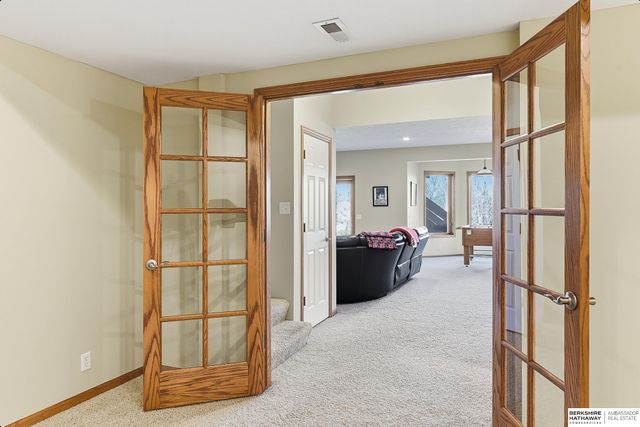 18320 Ontario Street, Omaha, NE 68130