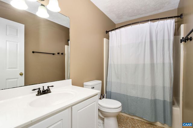 14 WOODLAWN DR, Palmyra, VA 22963