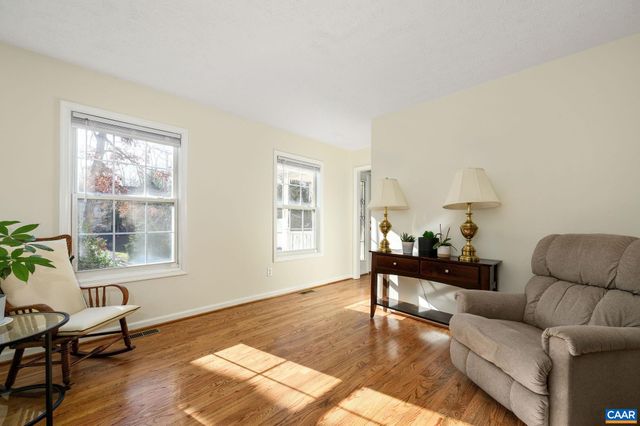 14 WOODLAWN DR, Palmyra, VA 22963