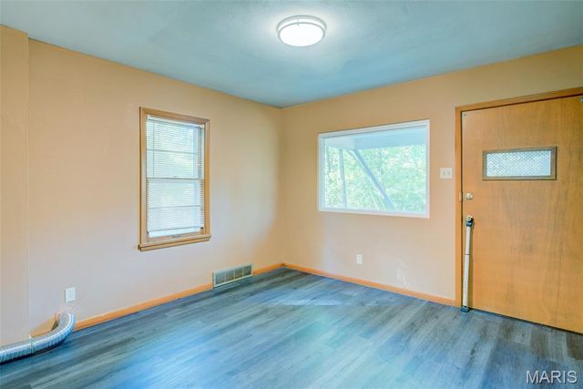 7647 Genesta Street, St Louis, MO 63123