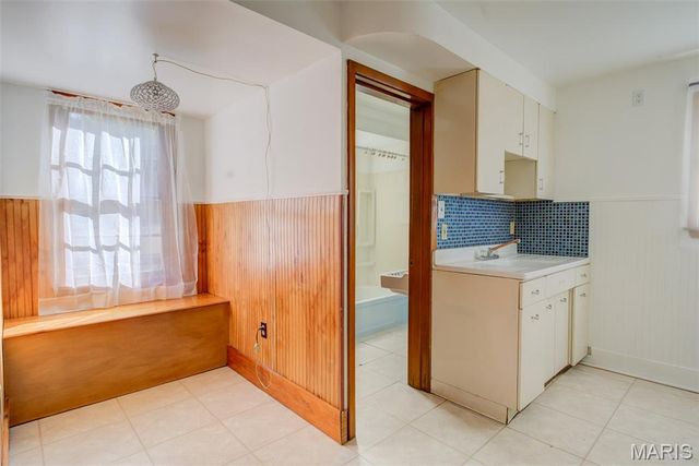 7647 Genesta Street, St Louis, MO 63123