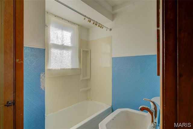 7647 Genesta Street, St Louis, MO 63123