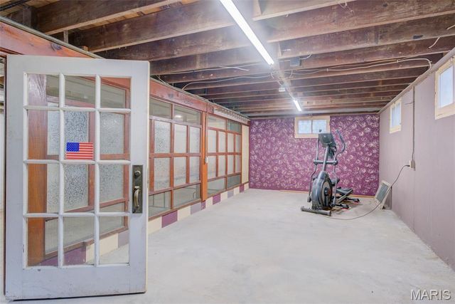 7647 Genesta Street, St Louis, MO 63123