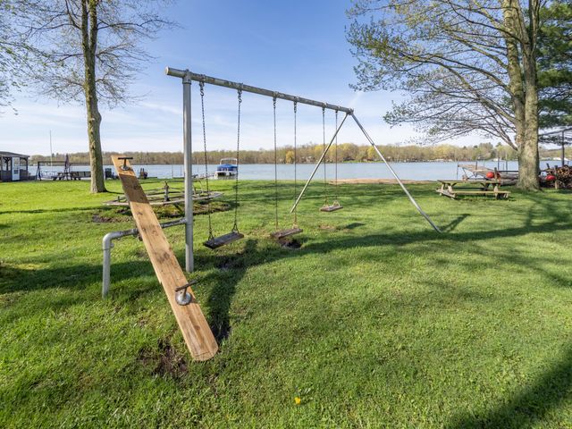 157 Peterson Drive, Cheshire Twp, MI 49055