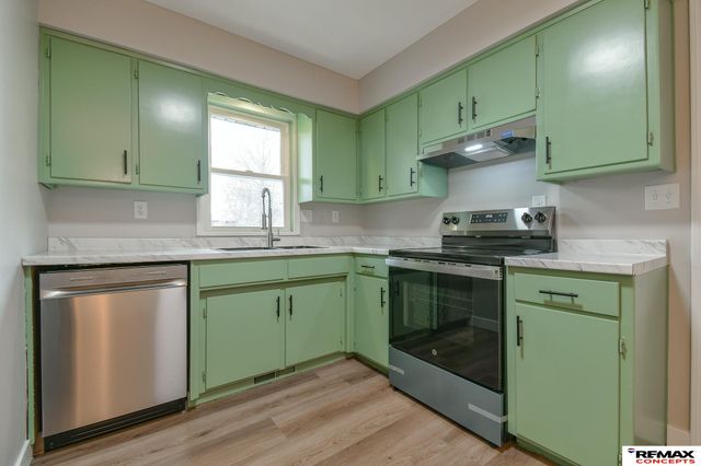 240 E 22nd Street, Crete, NE 68333