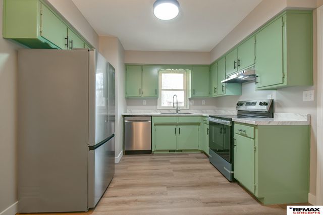 240 E 22nd Street, Crete, NE 68333