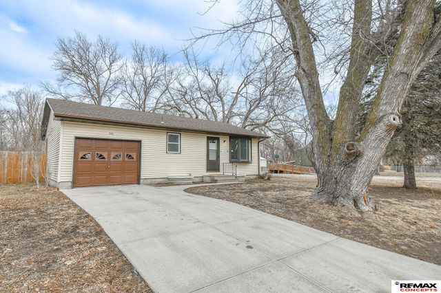 240 E 22nd Street, Crete, NE 68333