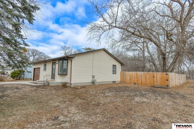 240 E 22nd Street, Crete, NE 68333