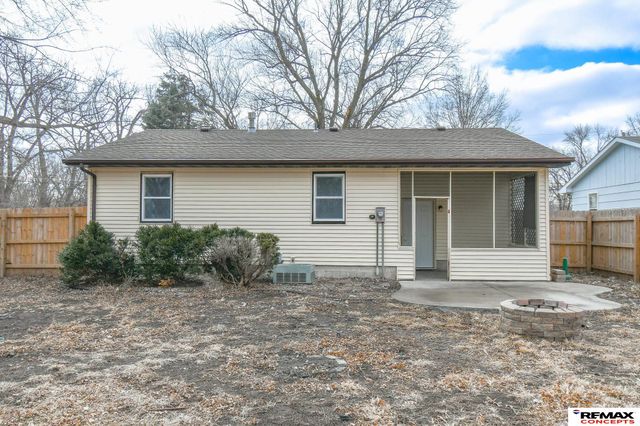 240 E 22nd Street, Crete, NE 68333