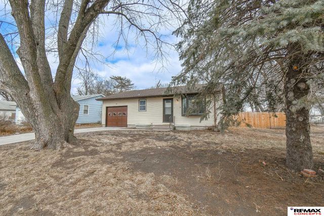 240 E 22nd Street, Crete, NE 68333