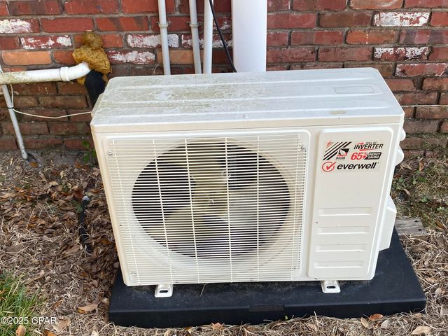 6920 Florida Street, Grand Ridge, FL 32442