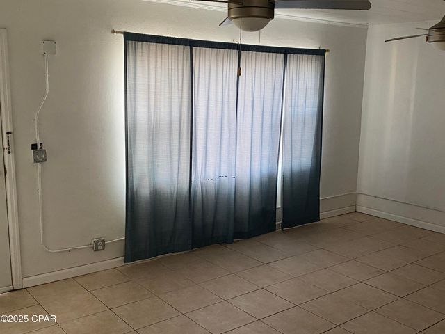 6920 Florida Street, Grand Ridge, FL 32442