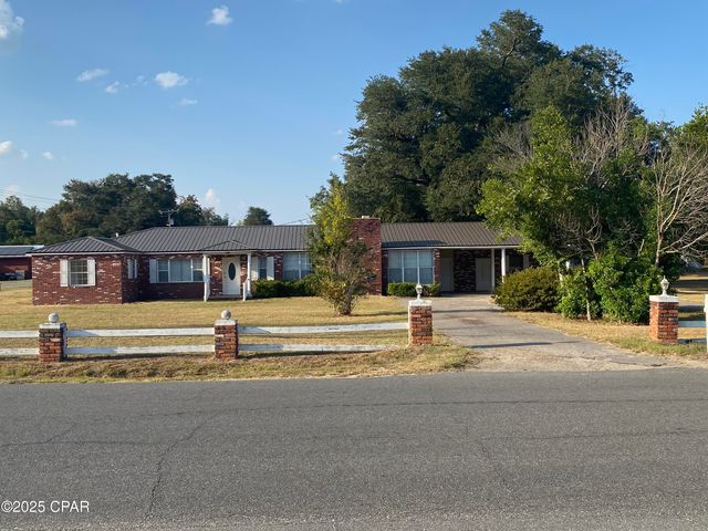 6920 Florida Street, Grand Ridge, FL 32442