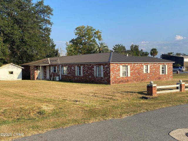 6920 Florida Street, Grand Ridge, FL 32442