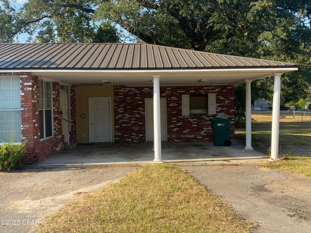 6920 Florida Street, Grand Ridge, FL 32442