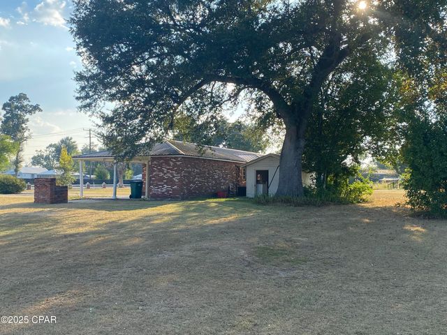 6920 Florida Street, Grand Ridge, FL 32442