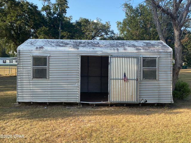 6920 Florida Street, Grand Ridge, FL 32442