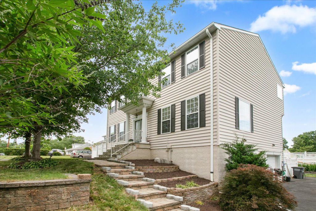 4724 POLE RD, Alexandria, VA 22309