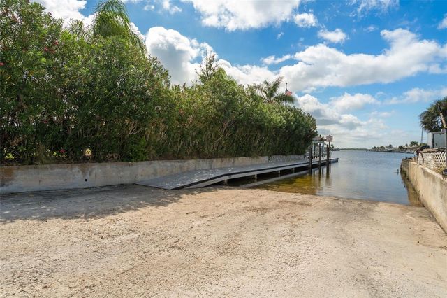 4105 TOPSAIL DRIVE, New Port Richey, FL 34652