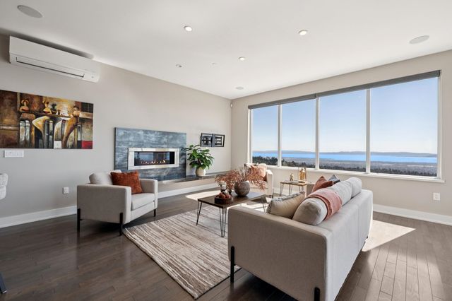 25 Diablo Dr, Oakland, CA 94611